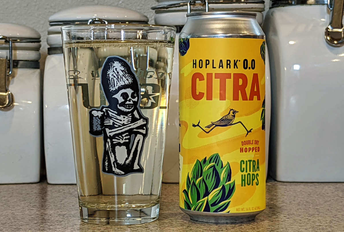 Trying out Hoplark 0.0 Citra, a non-alcoholic sparkling hop water